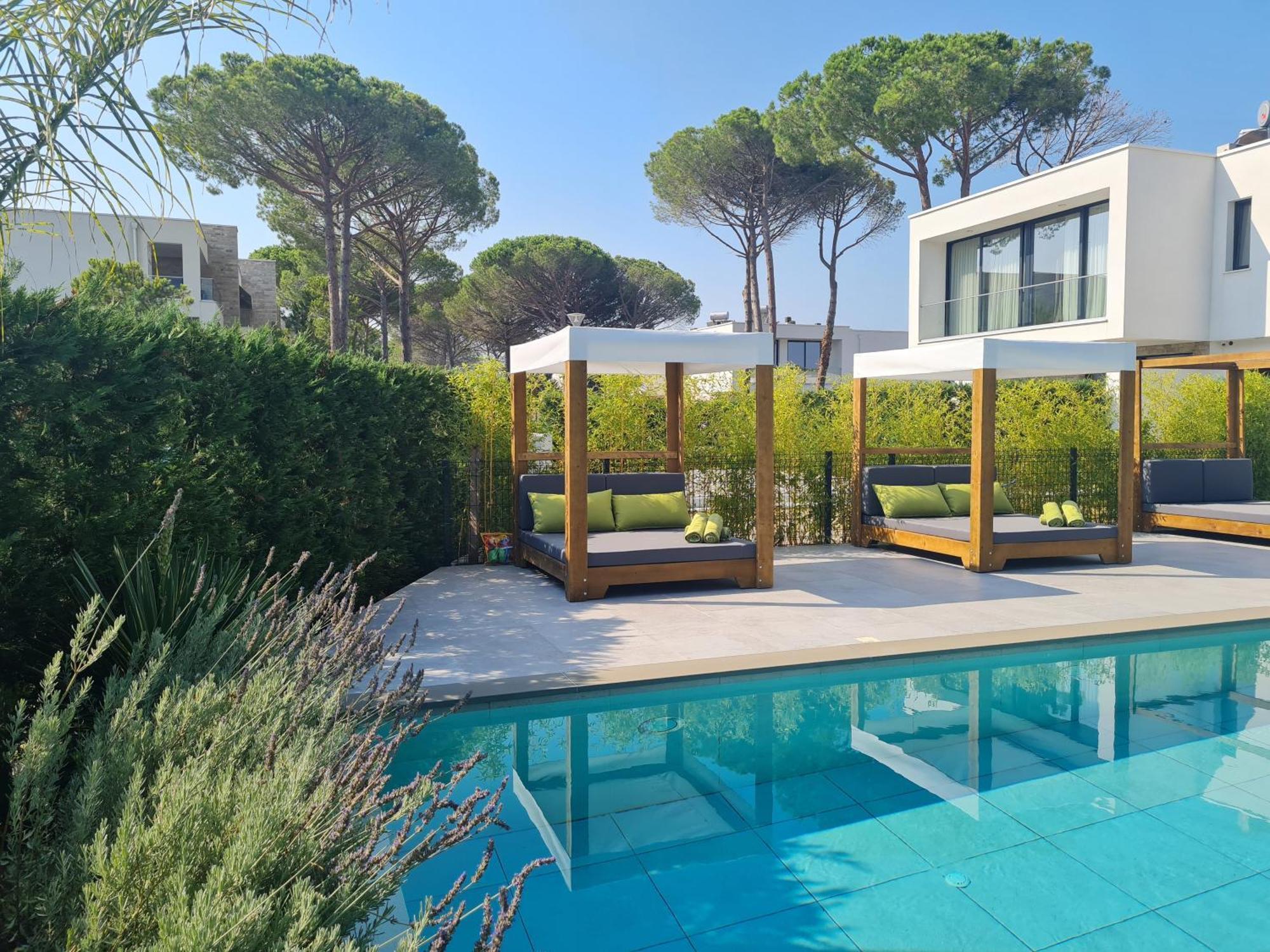 Rosemarine Villas ドゥラス エクステリア 写真